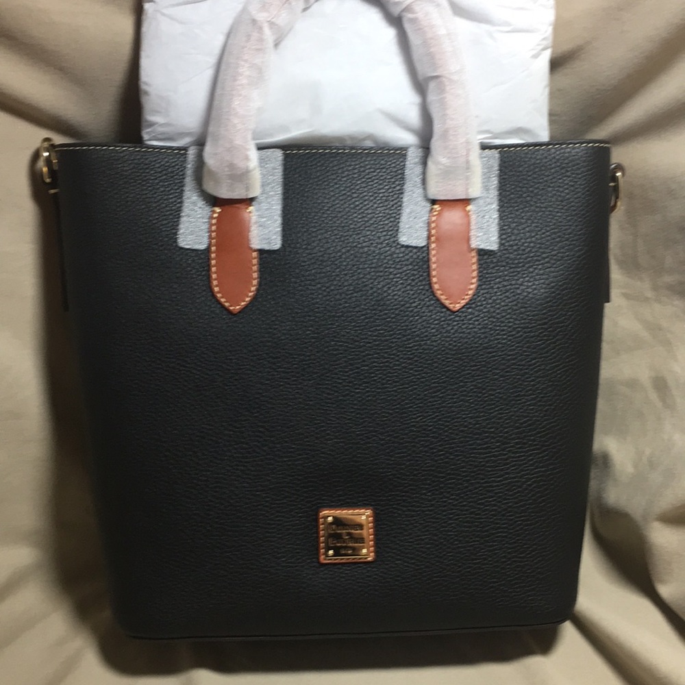 Dooney Bourke new Editor’s tote with shoulder strap